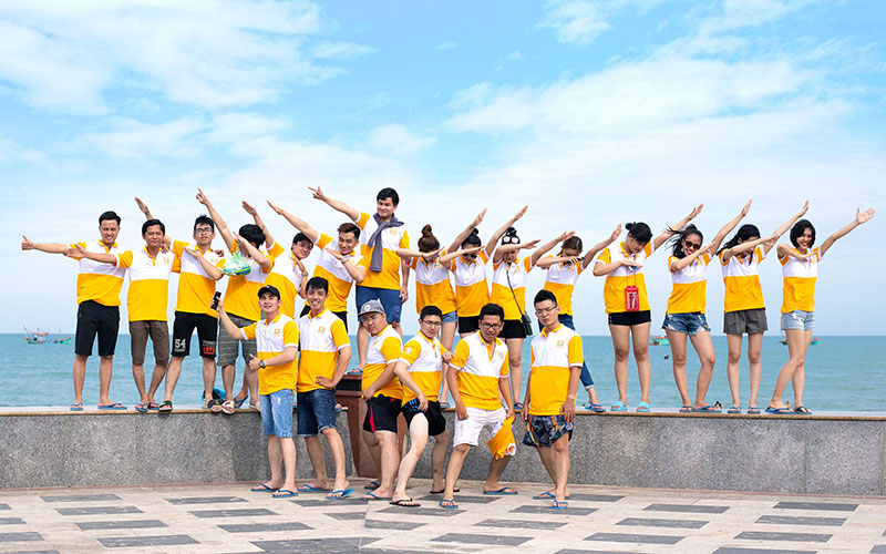 áo đồng phục team building
